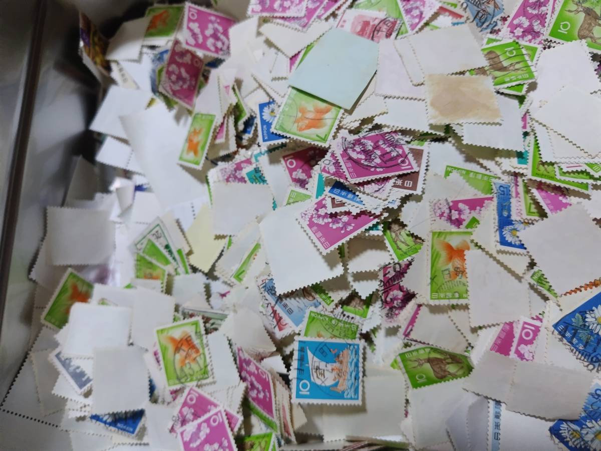 は１)大量550ｇ以上　使用済切手　外国切手・日本切手・記念切手・色々（60サイズ箱詰め込み）コレクター未整理品　_画像4