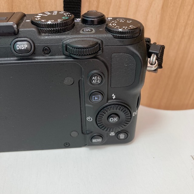 【3369】Nikon COOLPIX P7700 純正バッテリー、充電器、ストラップ付属 _画像5