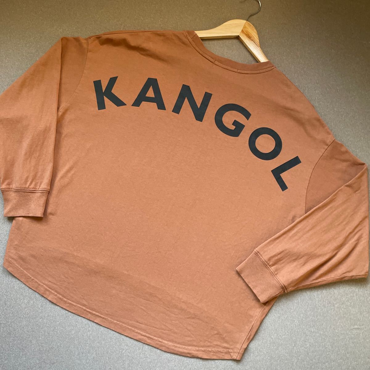 ♪KANGOL＊長袖Tシャツ＊M＊レンガ色系・背中ビッグロゴ♪_ハンガーはつきません