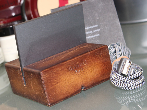 ベルルッティ Berluti 完売 iPhone CHARGING DOCK ヴェネチアレザー