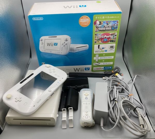 X944 中古 任天堂 Nintendo Wii U すぐに遊べるファミリープレミアムセット+Wii Fit U シロ 簡易動作確認済_画像1