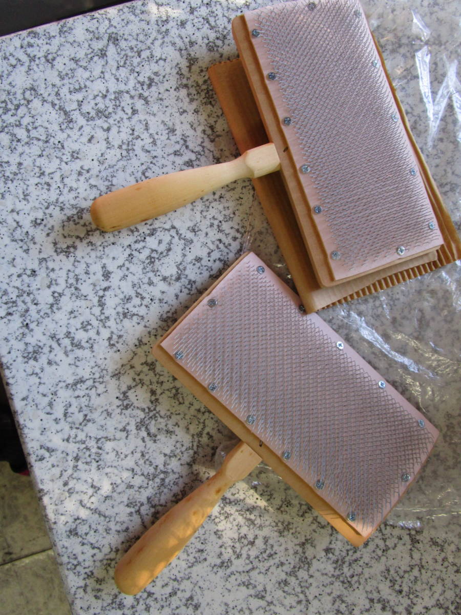 中古 東京手織り機 ハンドカード器2個 結城紬を作るのに使ったようです レターパック￥520の画像1
