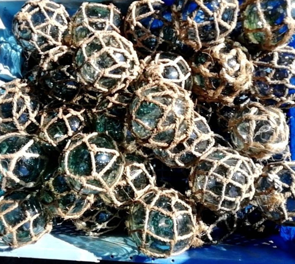 ガラス浮き玉 網付き 90㍉50個 北海道漁師保管品☆比較的キレイな