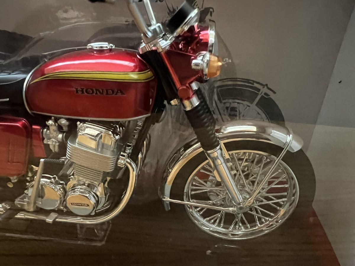 アオシマ HONDA DREAM CB750FOUR K0 1/12 完成品バイクシリーズ キャンディレッド ミニカー モデルカー_画像4