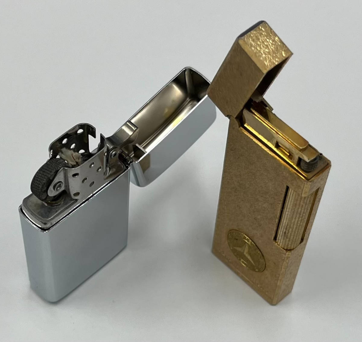 #502【着火未確認】ライター　ジッポ　zippo　2個　佐川急便　宅配便　限定　メルセデスベンツ　ガスライター　金色　喫煙具_画像3