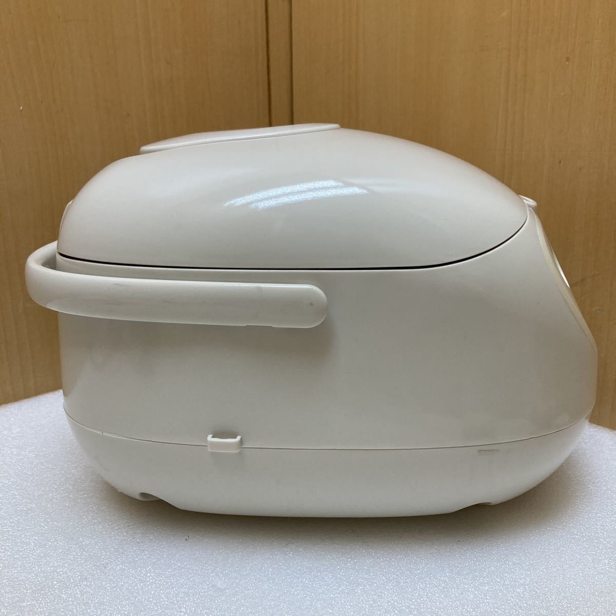 GXL8427 象印 ZOJIRUSHI マイコン炊飯ジャー NS-WB10E6 通電確認済み　現状品　_画像8