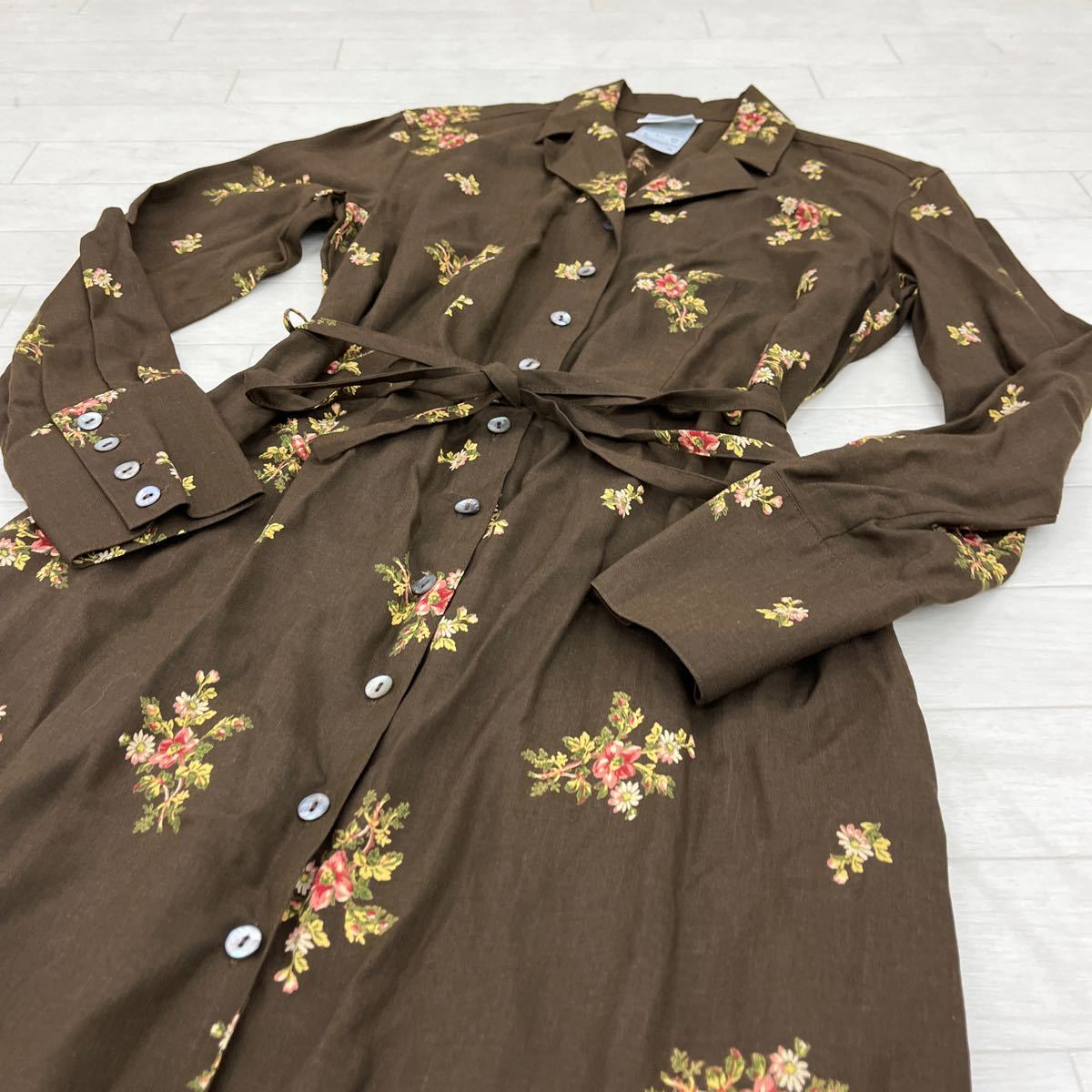 1241◎ LAURA ASHLEY ローラ アシュレイ トップス シャツ ワンピース ミモレ丈 フルボタン 長袖 花柄 ブラウン レディース7_画像3