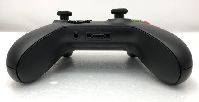 【中古品】 Microsoft（マイクロソフト） XBOX One コントローラー MODEL NO:1708 ※動作確認済み (管理番号：060111）_画像9