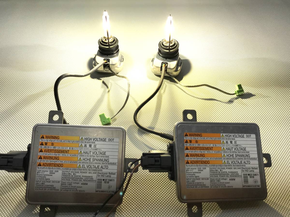 スズキ 純正 HID バラスト 左右 W3T15971 MK21S パレット ML21S ルークス MH22S MH23S ワゴンR MJ23S AZワゴン 等の画像1