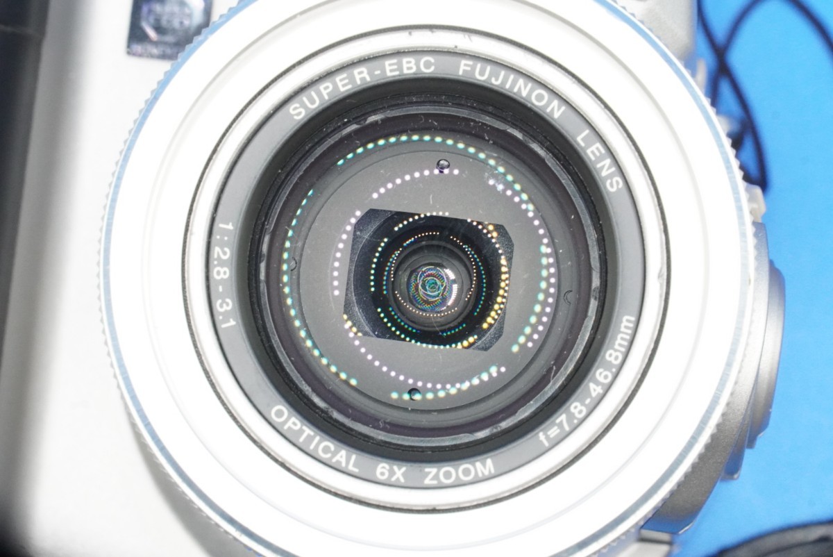 富士フイルム デジタルカメラ ファインピックス 4900Z(FUJIFILM FinePix 4900Z)動作確認済 バッテリー,充電器,メモリーカード,リーダー付属_画像7