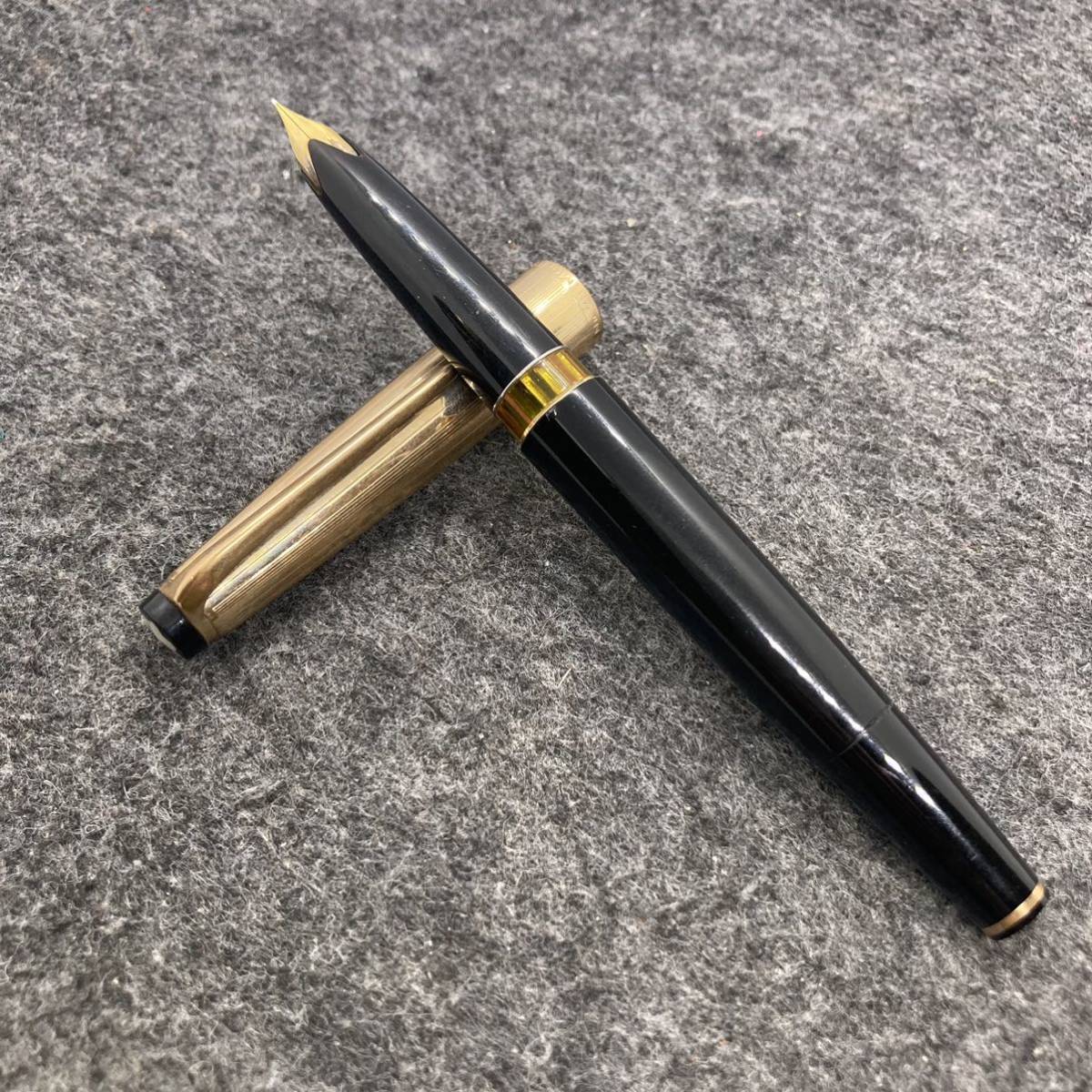 PE891□MONTBLANC モンブラン 万年筆 MEISTERSTUCK マイスター シュテュック No.72 ブラック×ゴールド 筆記未確認_画像1