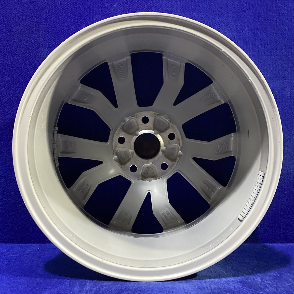 フォルクスワーゲン ゴルフ Ⅶ＊17インチ＊純正ホイール＊17x7J/オフセット+49/PCD112-5H＊単品1本【2/3】_画像2