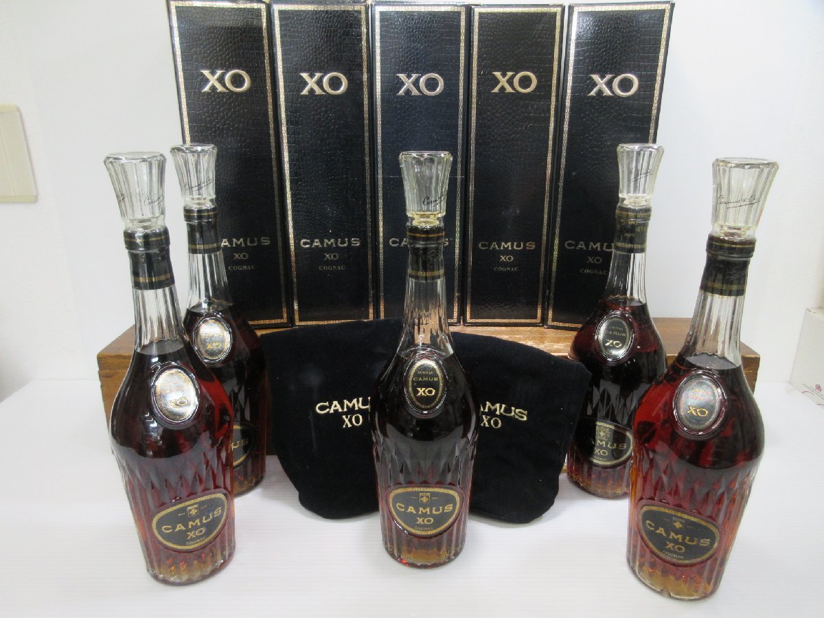 5本セット カミュ XO ロングネック CAMUS 700ml コニャックブランデー 未開栓 古酒 1円スタート 箱×5,袋×2/11-17-4_画像1