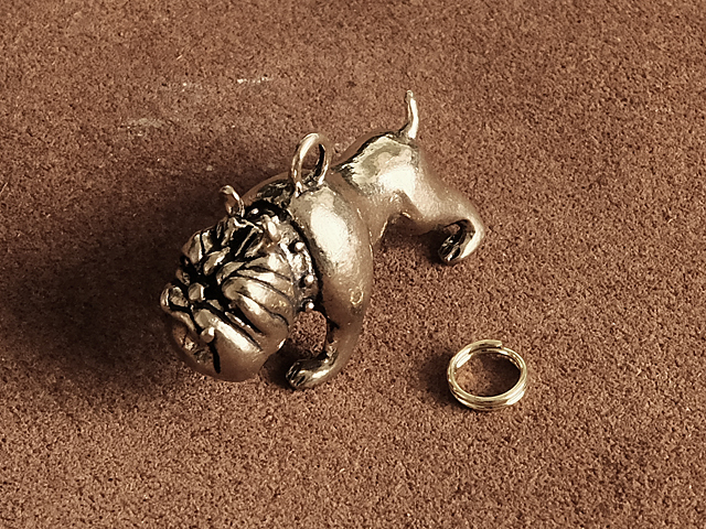  brass key holder (bru dog ) dog dog dog pet ornament key ring key chain Gold .. thing . main charm pendant animal 