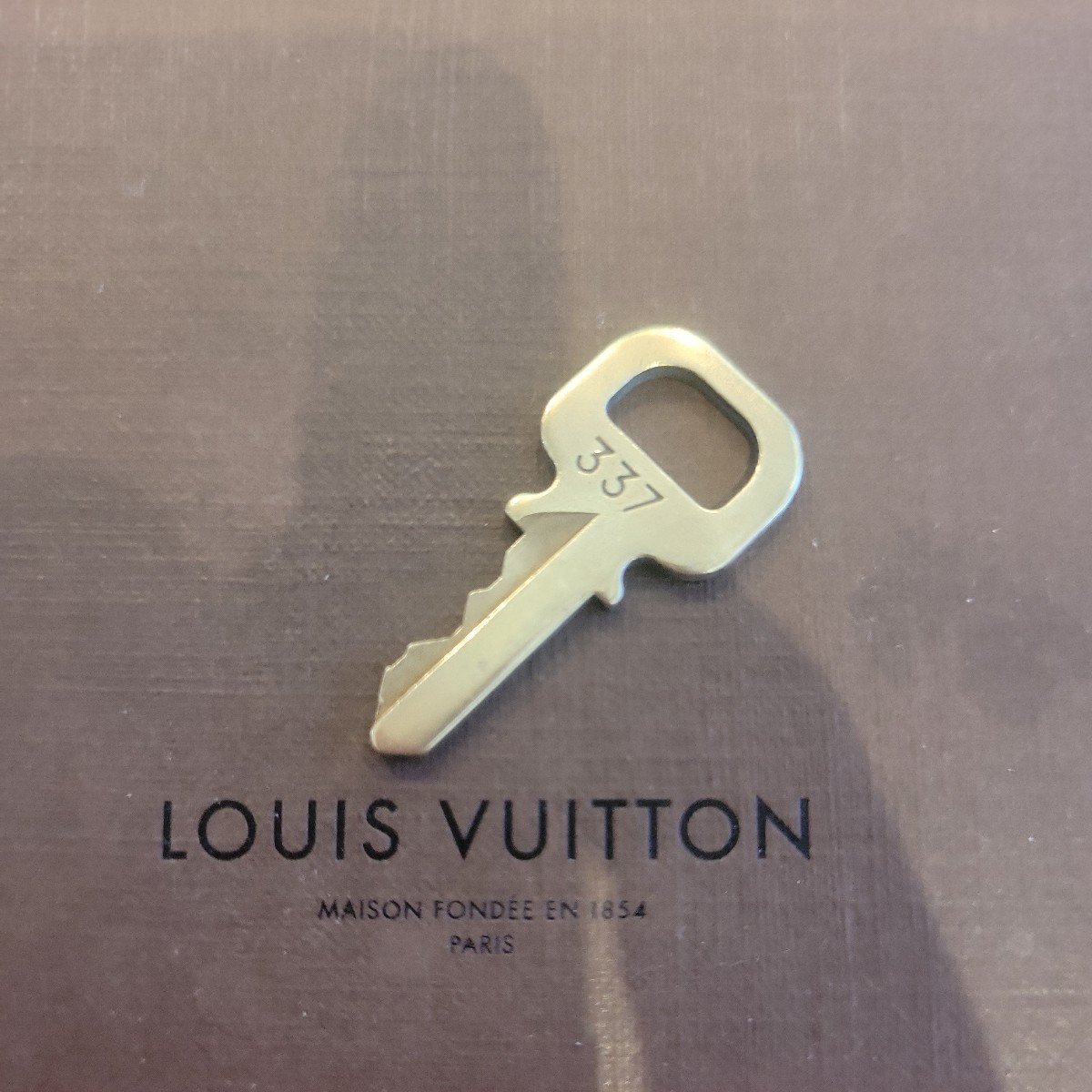 美品 Louis Vuitton パドロック カデナ 南京錠 ルイヴィトン 鍵 ゴールド 　番号　337　送料63円～_画像1