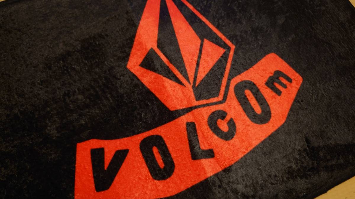 VOLCOM　ボルコム　フロアーマット ブラック/レッド　未使用品_画像2