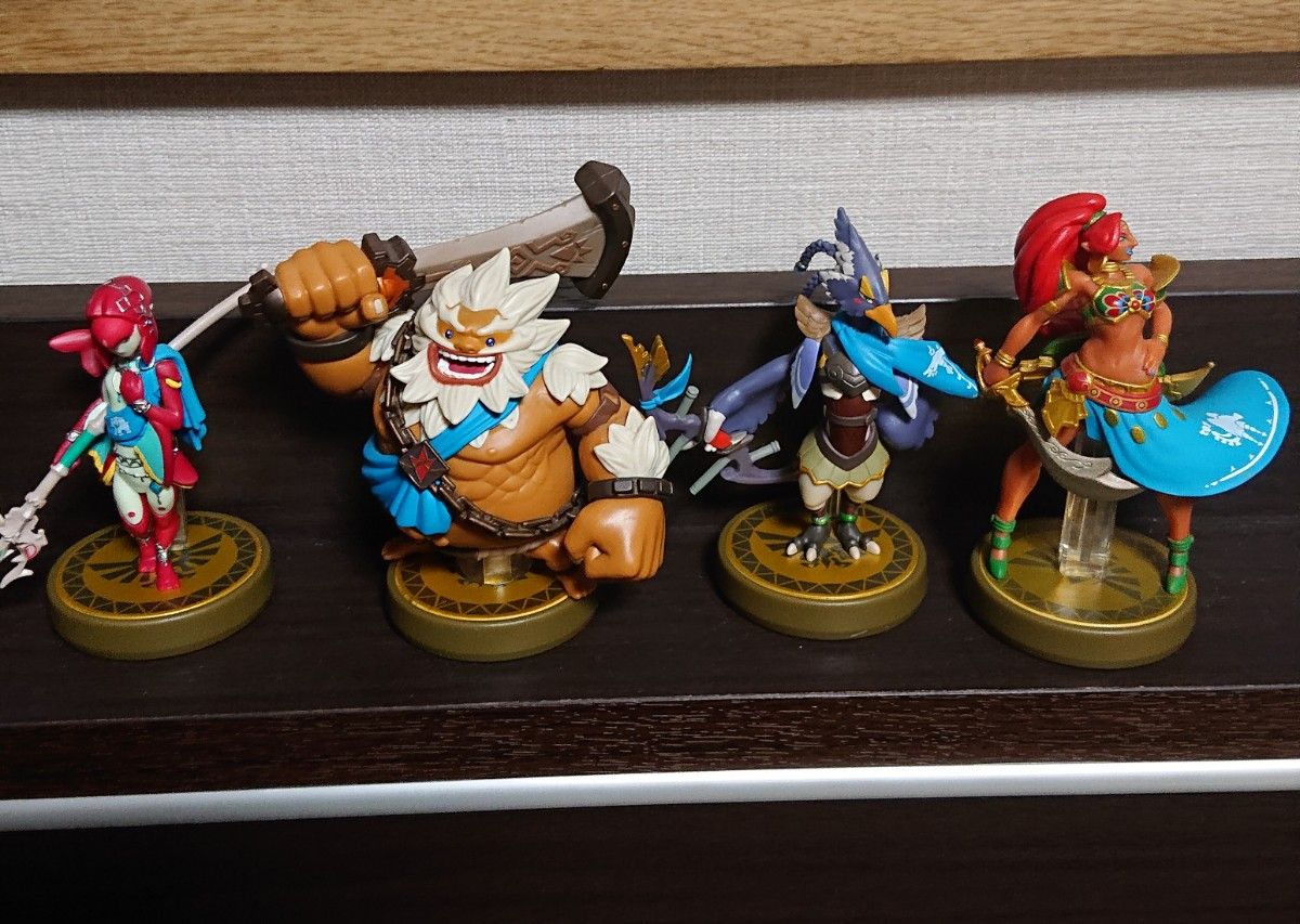 美品 amiibo ゼルダの伝説　アミーボ　英傑4人　ダルケル　リーバル　ミファー　ウルボザ