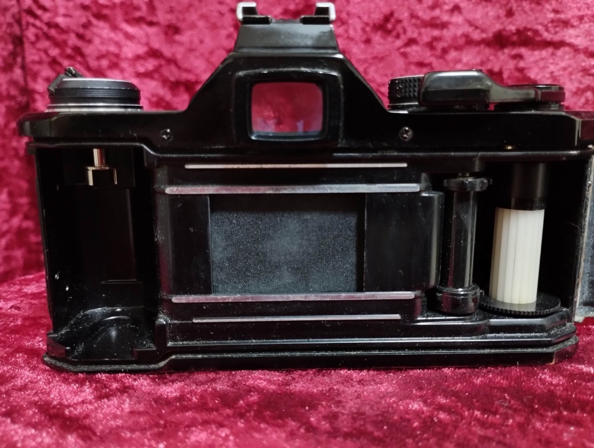 【委託品】PENTAX MX黒+PENTAX-M 50mm f1.7+100mm f4 MACRO 単焦点2本 シャッターOK 速度変化有り 中のランプ点灯します フィルムカメラ_画像6