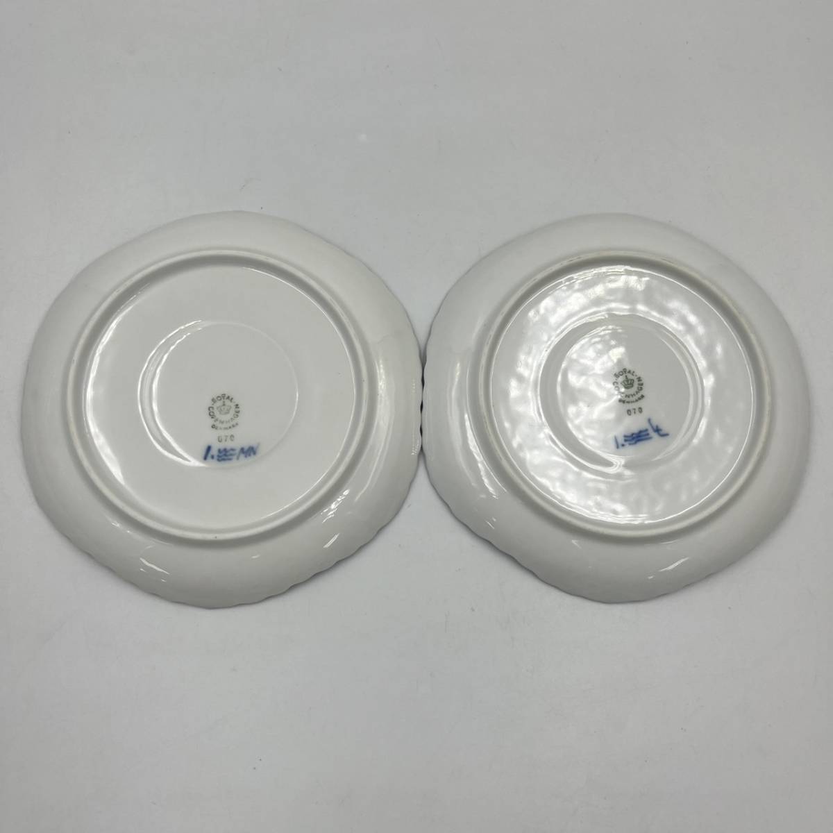 E3484(121)-647/TM6000　カップ＆ソーサー２客　ロイヤルコペンハーゲン　ROYAL COPENHAGEN　ブルーフルーテッド　フルレース　食器_画像3