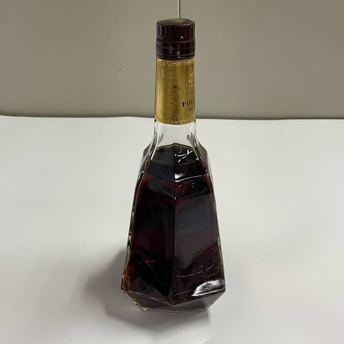 B286749(121)-169/TN3000　酒　XO ROYAL　PRINCE HUBERT DE POLIGNAC　COGNAC　プリンスユーベル　ブランデー　700ml　箱付き_画像5