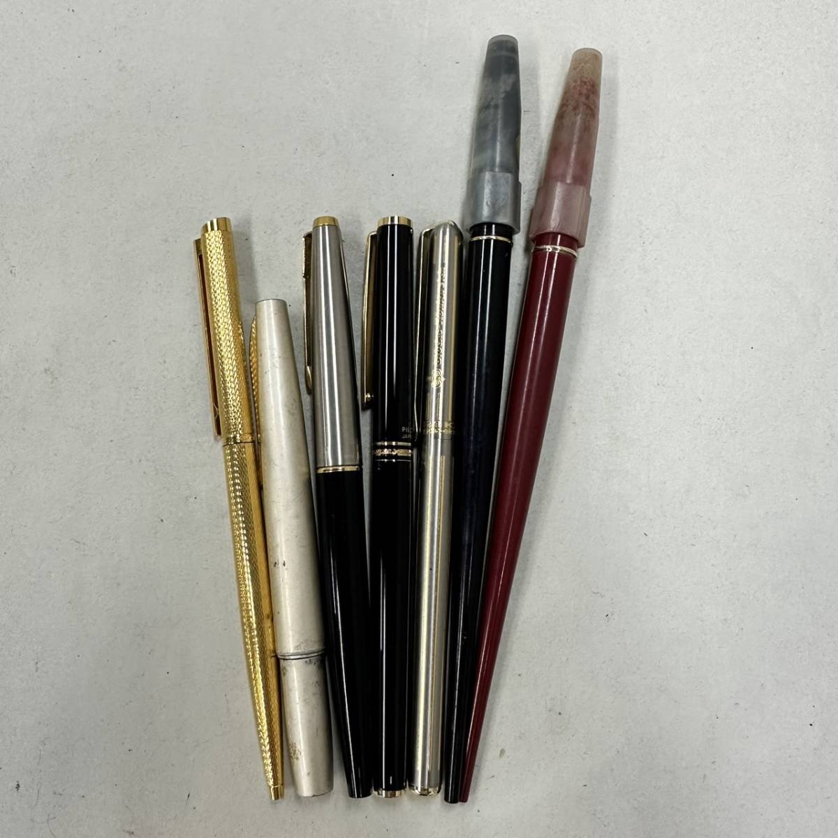 M121-534　部品取り　７点まとめ　万年筆　ボールペン　PARKER　パーカー/PILOT　パイロット　他　筆記用具　文具_画像1