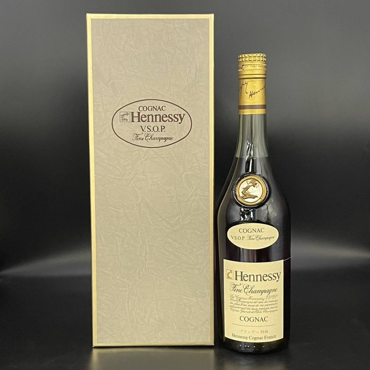 A288140(122)-205/TR4000　酒　Hennessy　V.S.O.P　COGNAC　ヘネシー　コニャック　ブランデー　40％　700ml　箱付き_画像1