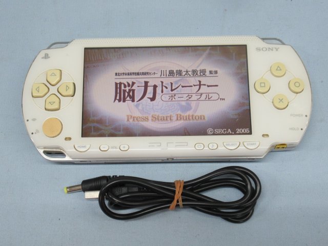 ソフト1本付き■SONY PSP-1000 ゲーム機 プレイステーションポータブル ホワイト Ve.6.36 保証シールあり バッテリー付き 動作品 87781■！_画像1