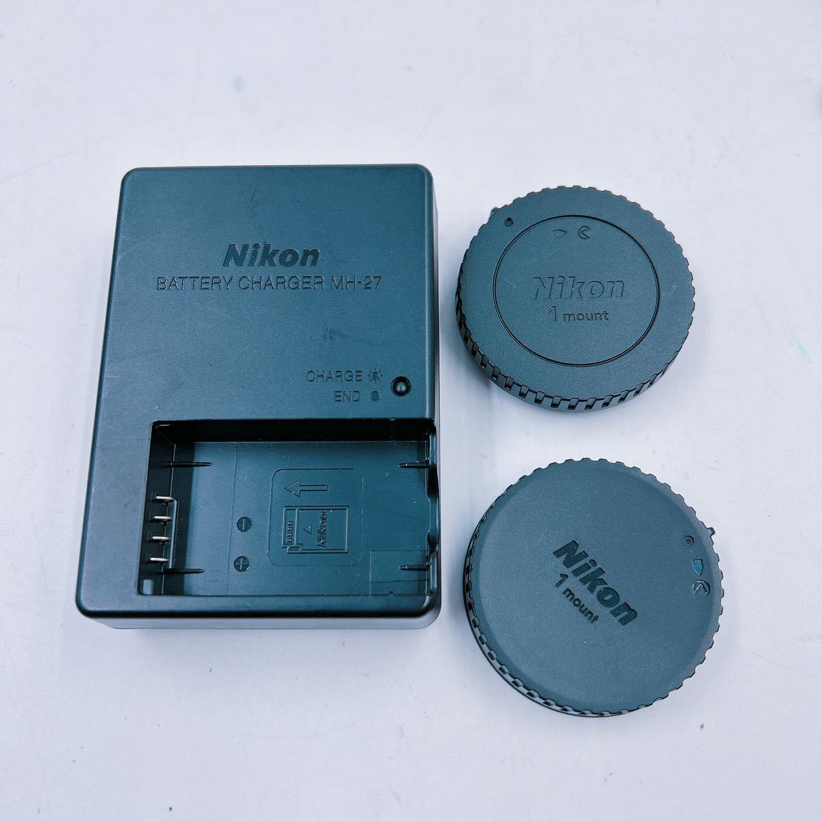 10A107 Nikon ニコン デジタルカメラ J1 10-30mm 1:3.5-5.6 バッテリー充電器付 通電のみ確認済_画像7