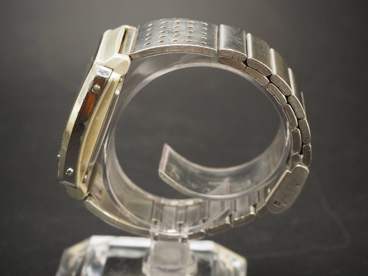 カシオ CASIO ILLUMINATOR イルミネーター A-200（1604）電池交換済 正常動作確認済 シルバー メタル デジタル腕時計 ウォッチ クオーツ_画像2