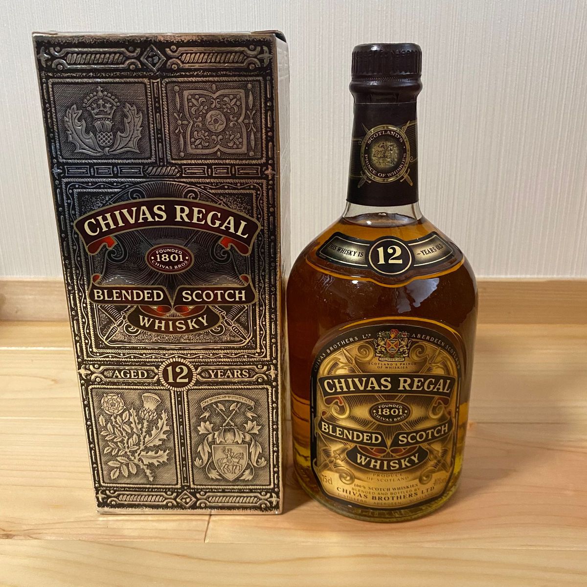 CHIVAS  REGAL シーバスリーガル 12年 スコッチウイスキー 古酒 箱付き