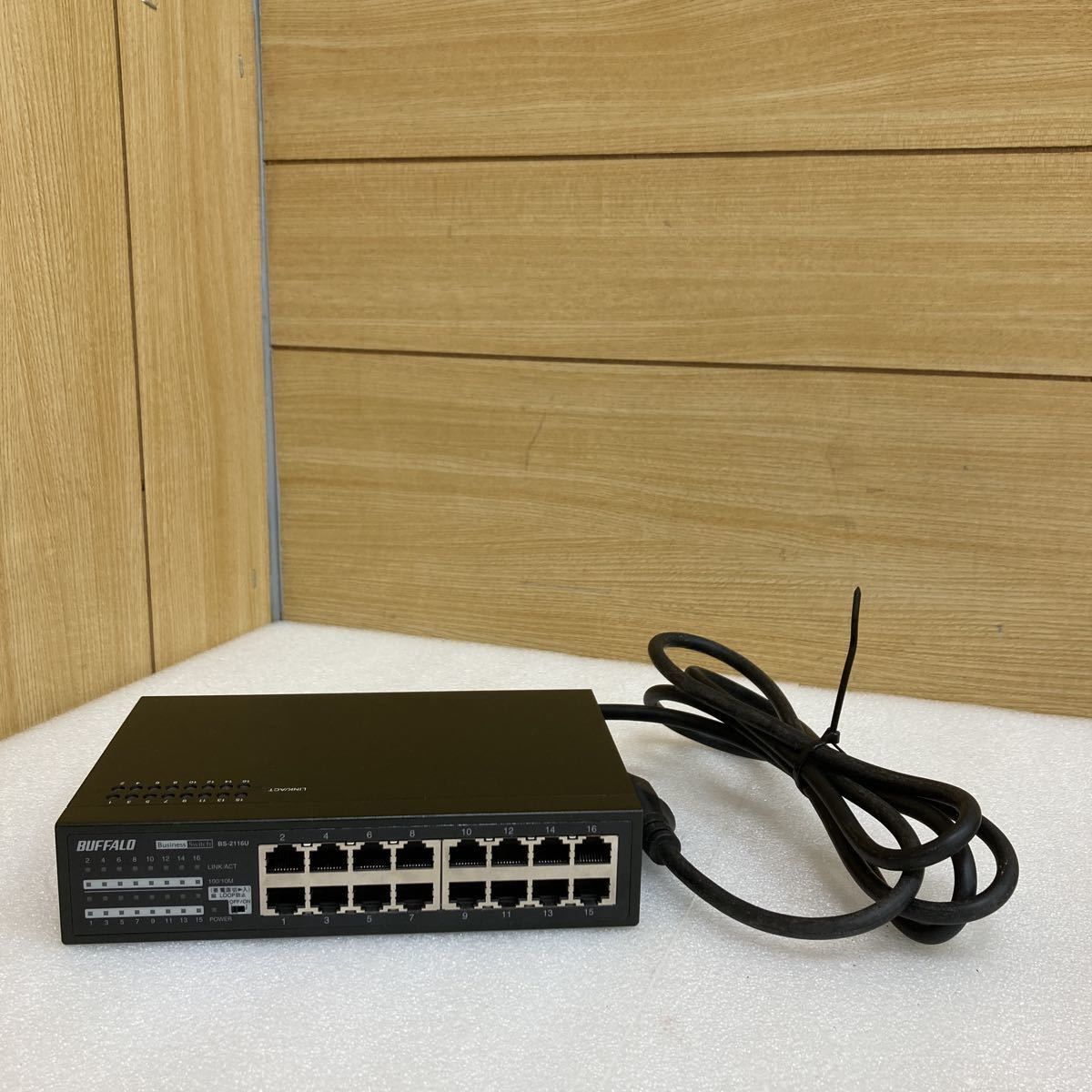 GXL9457 BUFFALO バッファロー Business Switch BS-2116U 16ポート　通電確認済　現状品　1101_画像1