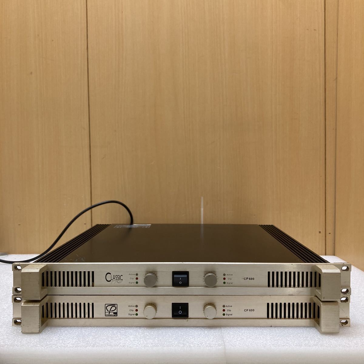 GXL9717 直接取引可 CLASSIC ／CLASSIC PRO CP600 2台まとめ　パワーアンプ 音出し可　現状品　1117_画像1