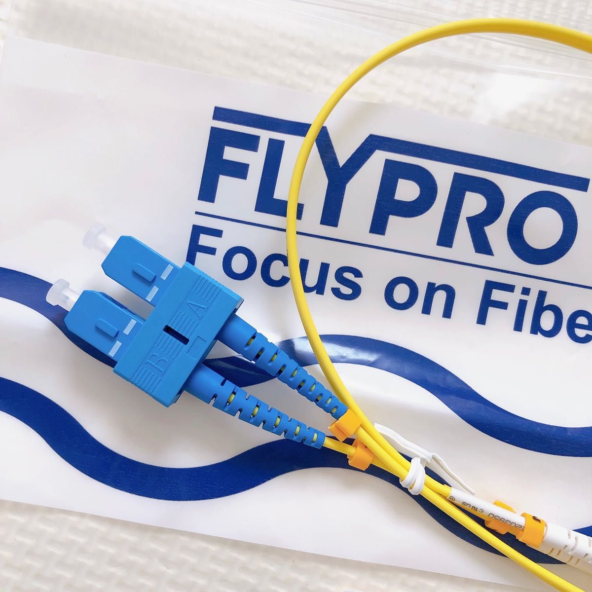 光ファイバー FLYPROFiber 0.5M OS2 LC-LC 光ファイバーケーブル