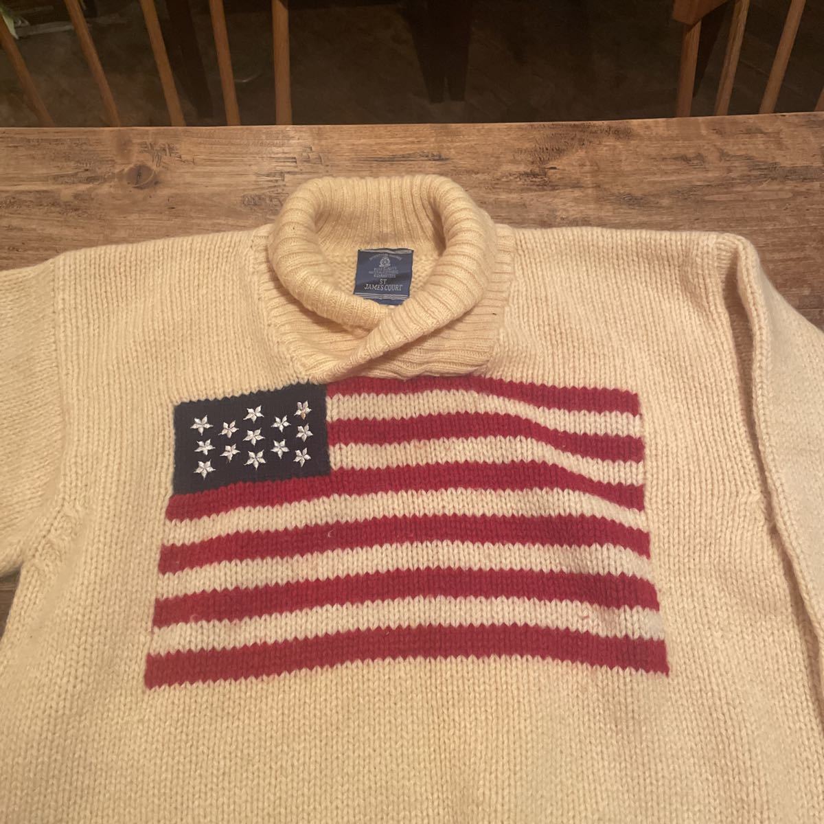 ハンドメイド・アメリカ国旗柄の白の極太ウール ニットセーター _画像2