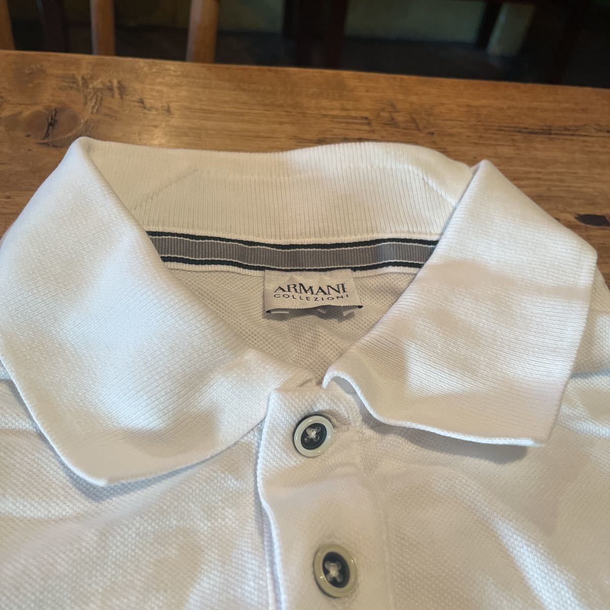 正月価格・１円スタート・良品・アルマーニ・コレッツオーニのロゴ入・シンプルで流行のタイトな・ホワイト・半袖ポロシャツ_画像4