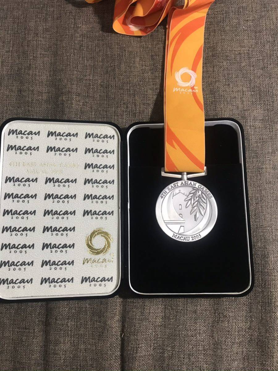 銀メダル　2005年マカオ東アジア競技大会　競技用表彰メダル（記念メダルではありません。競技者が獲得したメダルです）_画像1