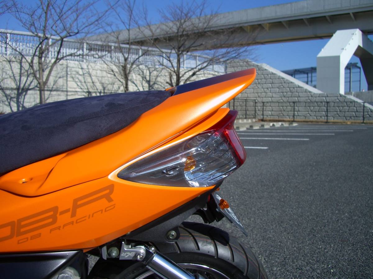 MOTO SERVICE MAC製 シグナスX(2型)用 DB-RACING リアスポイラー（STDタイプ）　カムストック_リアスポイラー装着例