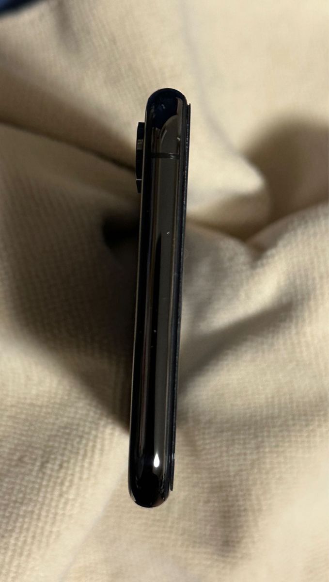 iPhone Xs Max ブラック 256GB 中古 新品ケース×3+フィルム付き