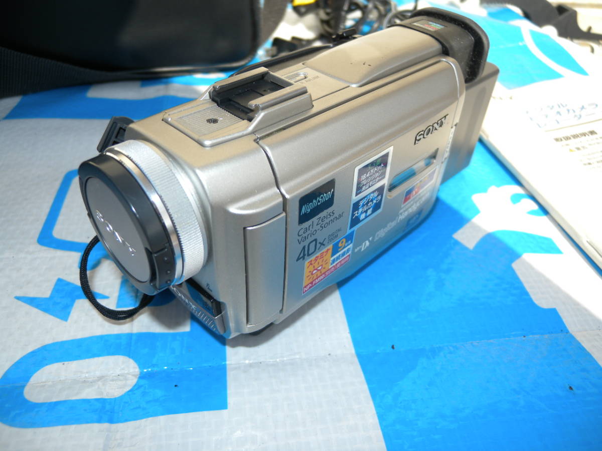 SONY ソニー MiniDVビデオカメラ メモリースティック DCR-TRV10 カールツァイスレンズ 通電確認済 中古_画像1