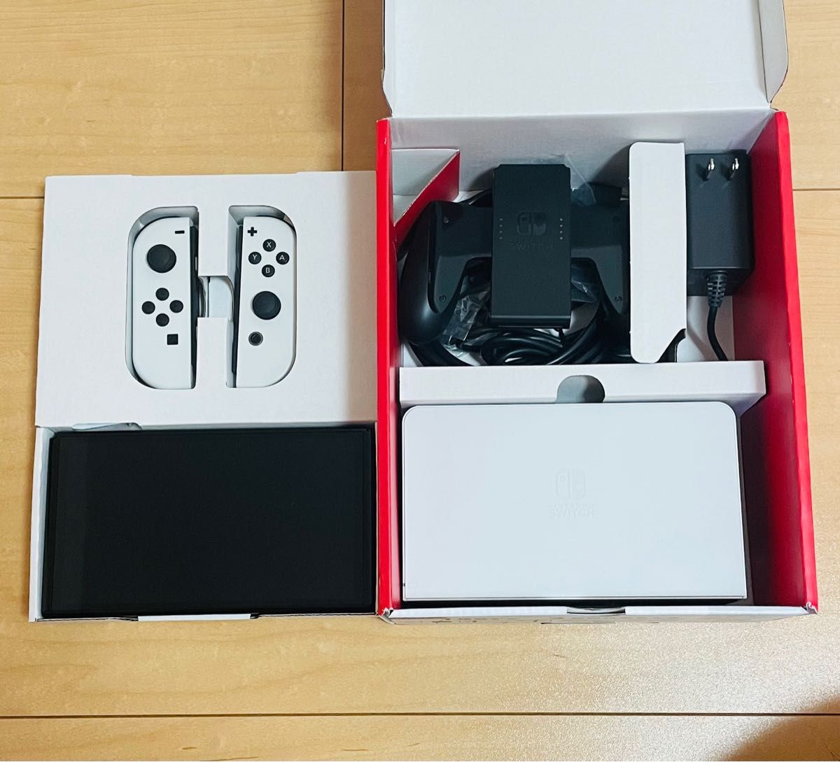 【極美品/送料無料】Nintendo Switch 本体 有機ELモデル ホワイト 付属品完備 値下不可
