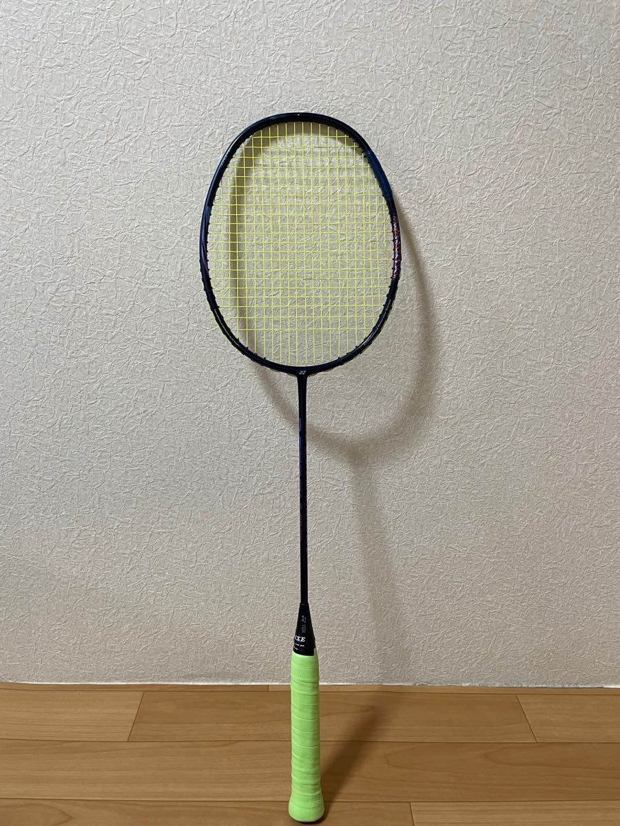 バドミントン　ラケット　　　　　　　　　　　　　YONEX ヨネックス  アストロクス00                