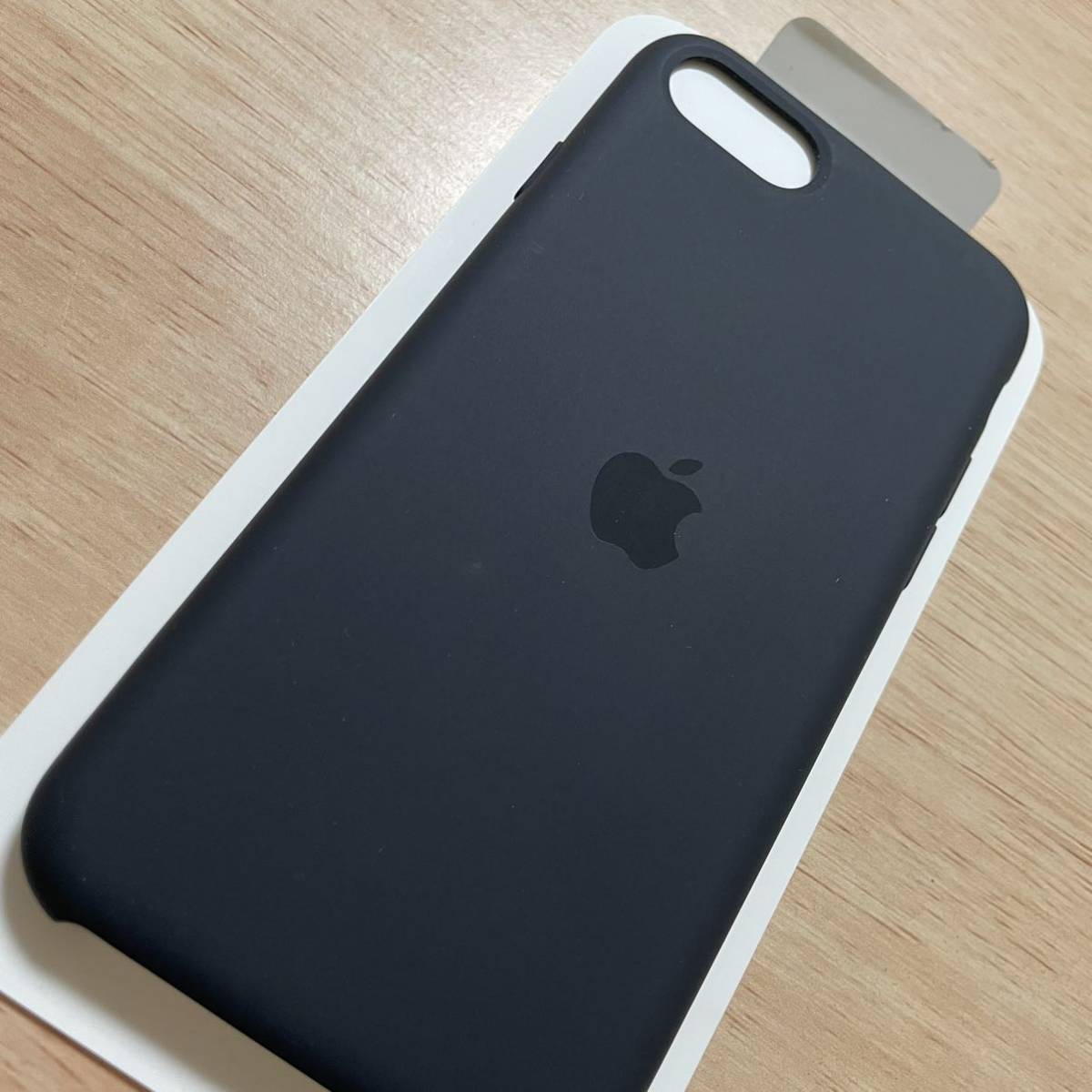 ★新品★ Apple アップル 純正 iPhone 7 / 8 / SE シリコンケース・ミッドナイト 110B12_画像4