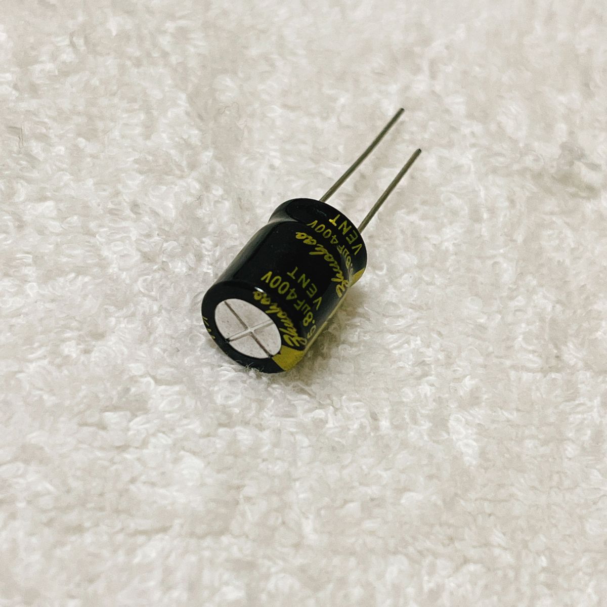 アルミ製ラジアル電解コンデンサ 6.8uF 400V 10x13mm 50個 黒 