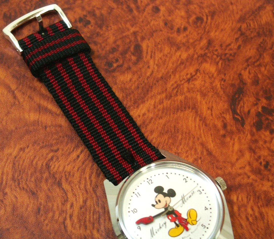 新品保管品！ 動作品　1970年代製　セイコー ミッキーマウス3針腕時計 5000-7000 手巻き アンティーク ヴィンテージ 白文字盤 日本製_画像6