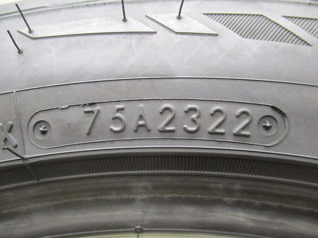 送料無料!! 245-45R18 9分山 ニットーNT555 2022年製 中古タイヤ1本(GM-7179）_画像4