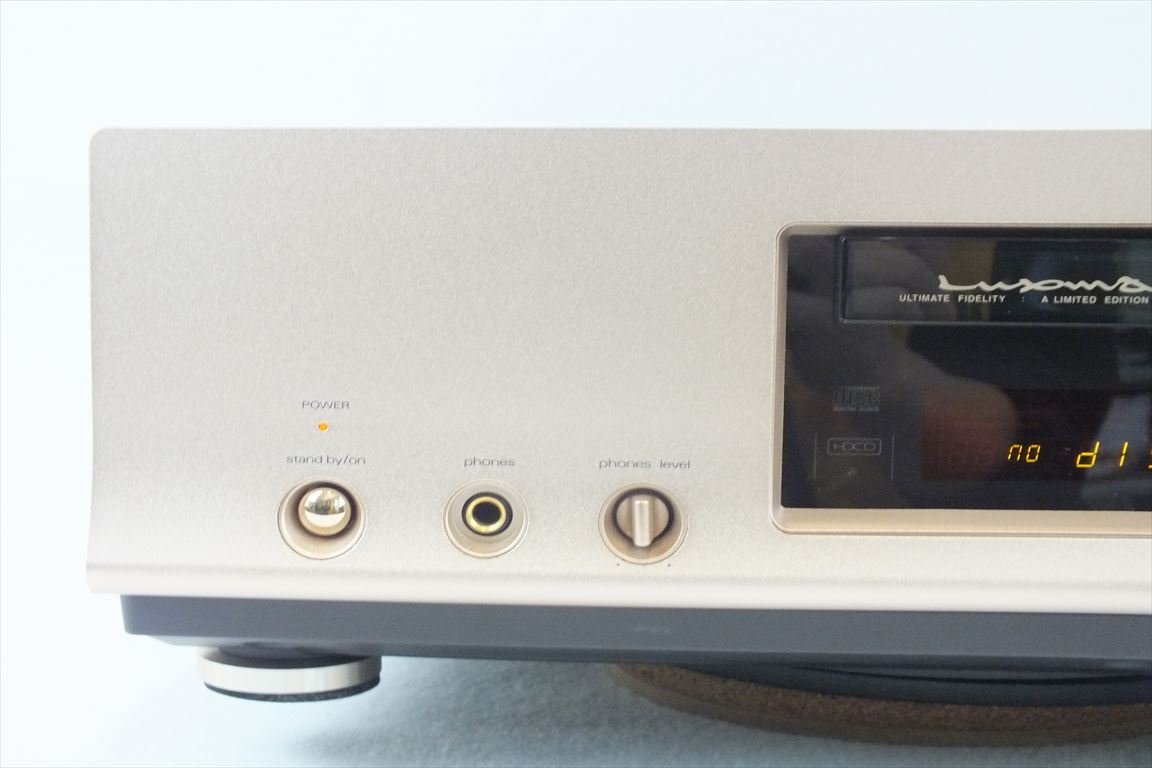 ☆ LUXMAN ラックスマン D-7 CDプレーヤ 音出し確認済 中古 現状品 231107A5185_画像3