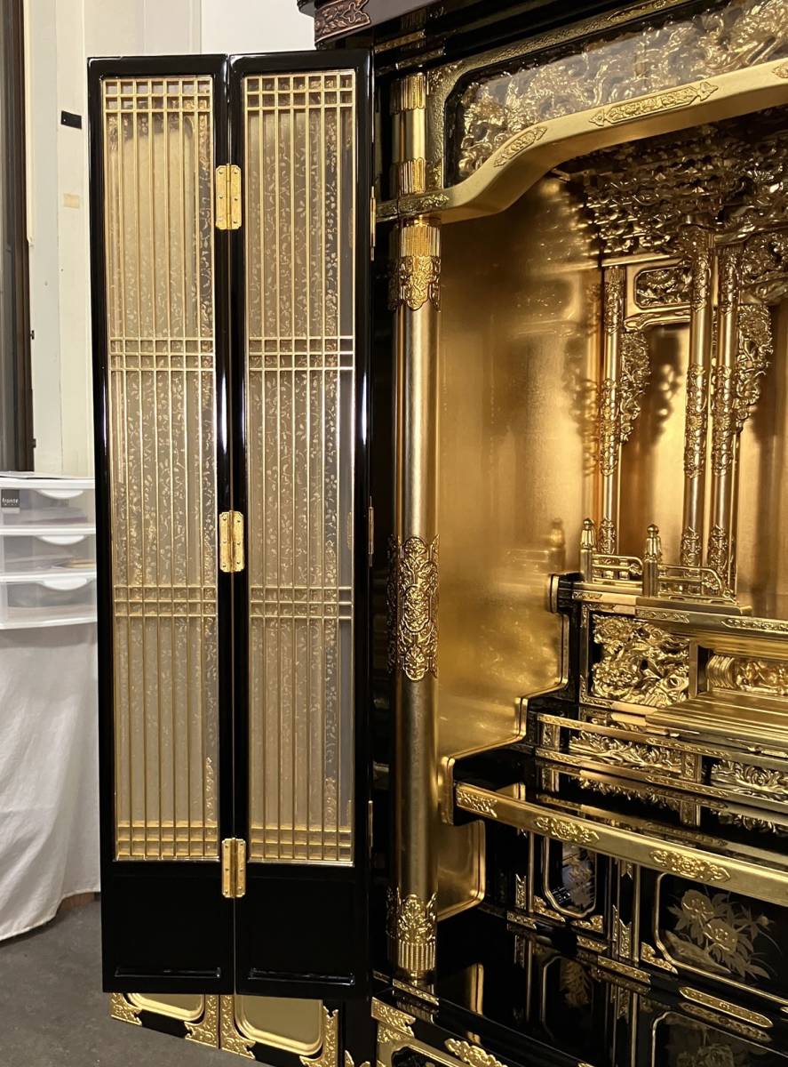 未使用展示品】高級金仏壇・二重屋根・金柱・店頭価格132万 未使用展示品】高級金仏壇・二重屋根・金柱・店頭価格132万