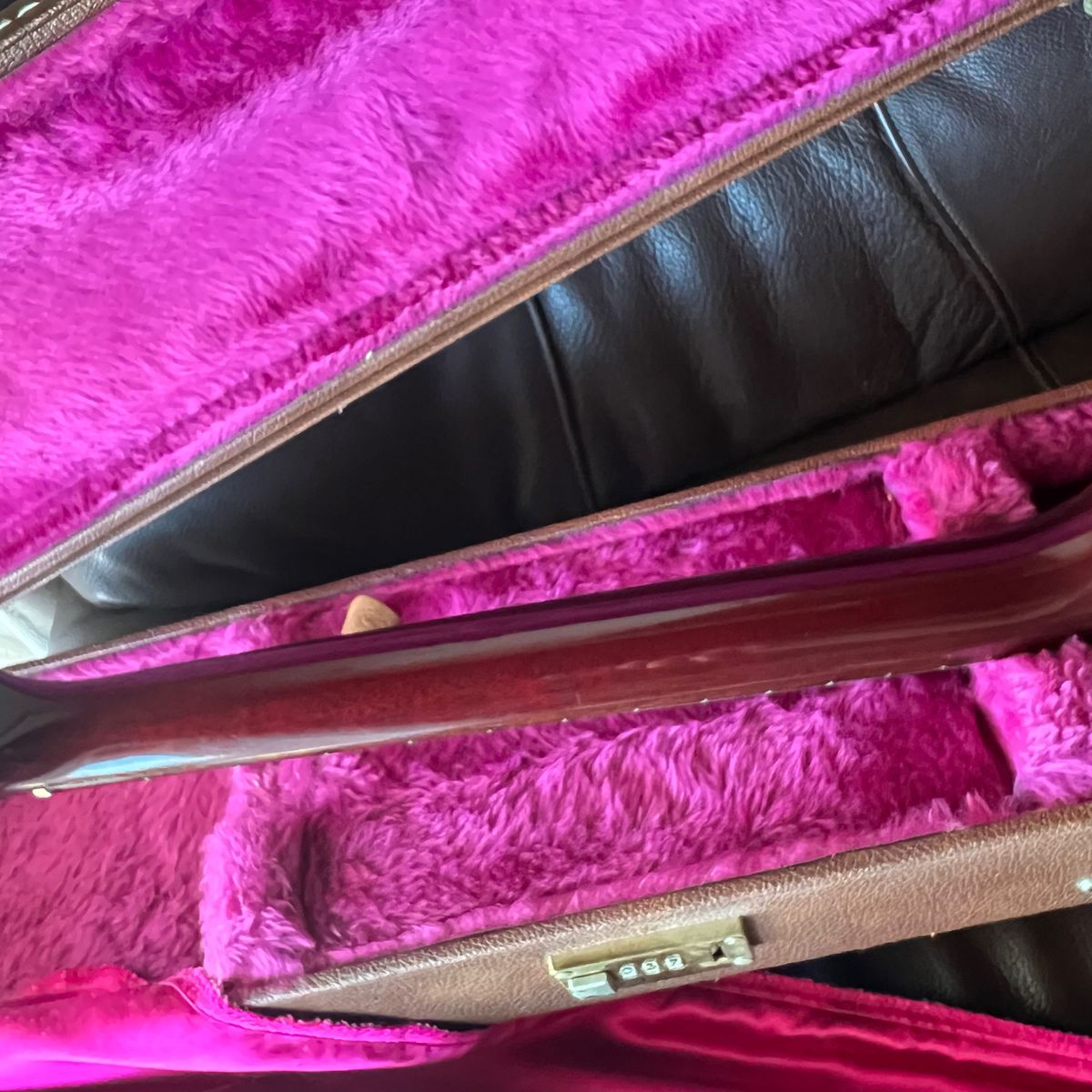 最高級 1994年製 Gibson Flying V 67 ハードケース付属 ワイン 最高級 1994年製 Gibson Flying V 67 ハードケース付属 ワイン