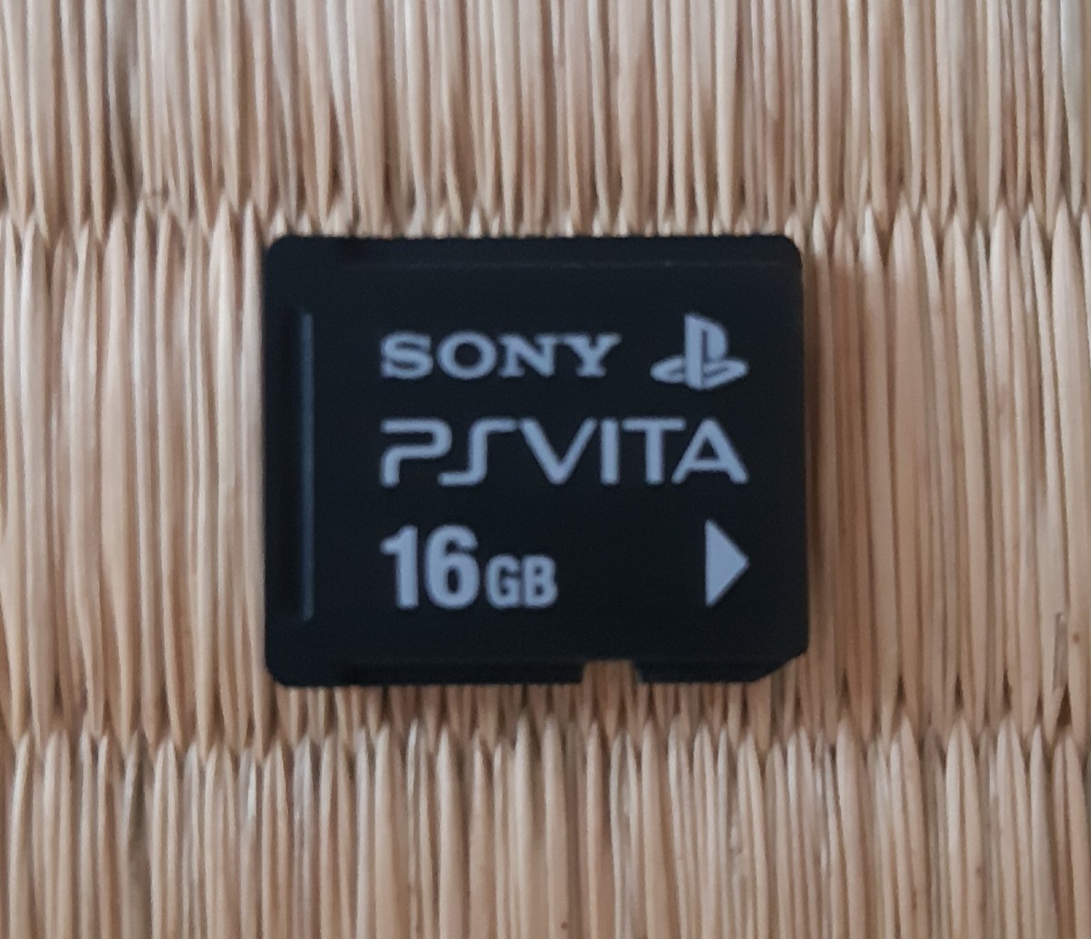 送料無料 即買 PlayStation Vita ソニー純正メモリーカード 16GB_画像1