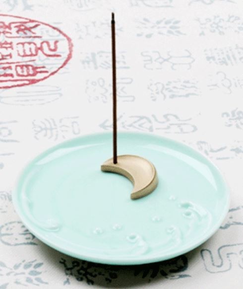  fragrance establish sea . wave design. saucer round shape three day month type stick for . difference . kind color tone 